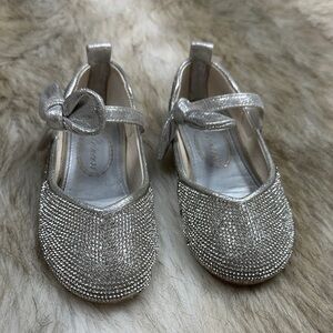 Silver Princess Kids Shoes with Bow, Size 11.5,  Velcro strap